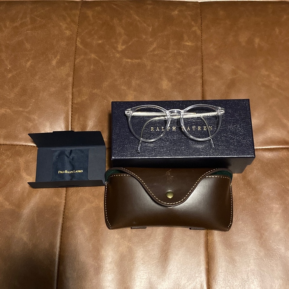 Ralph Lauren glasses set 
These do not have lenses